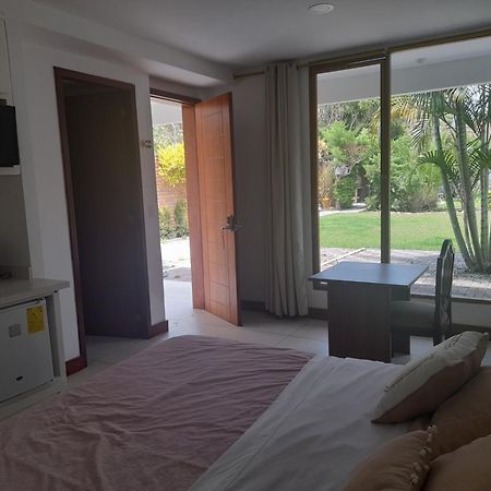 Bamboo Village Place Тумбако Экстерьер фото