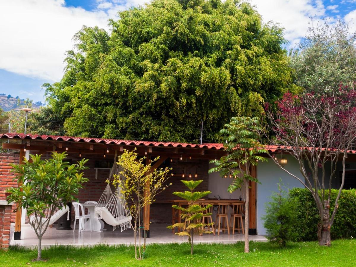 Bamboo Village Place Тумбако Экстерьер фото