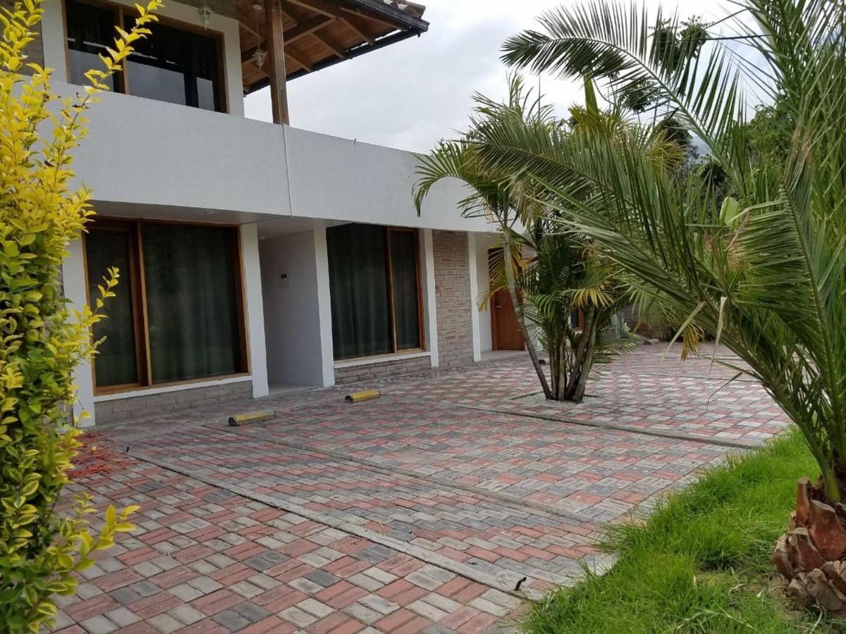 Bamboo Village Place Тумбако Экстерьер фото